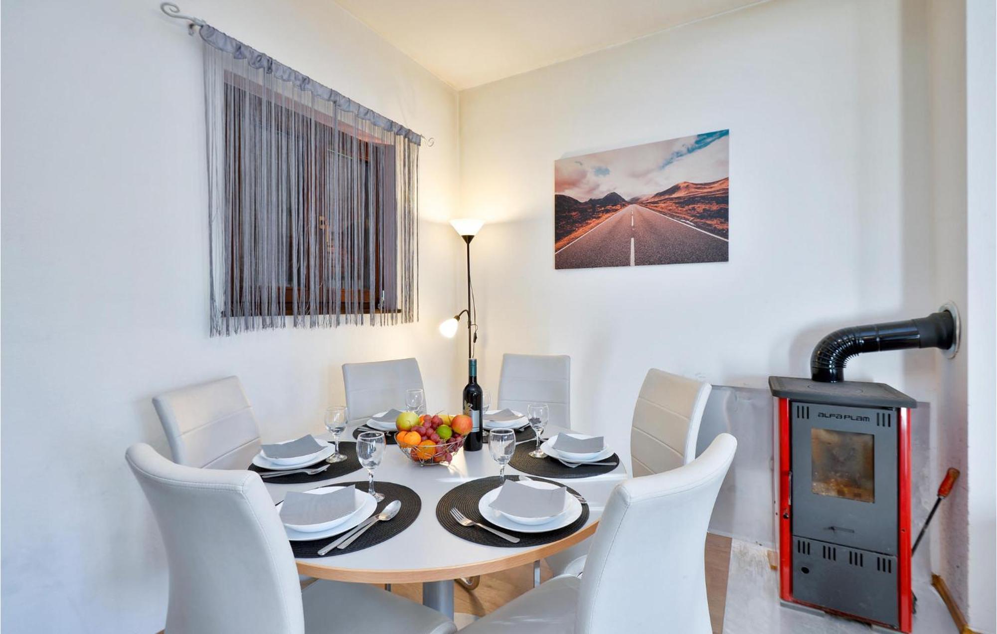 2 Bedroom Gorgeous Home In Gornje Stative Exteriér fotografie