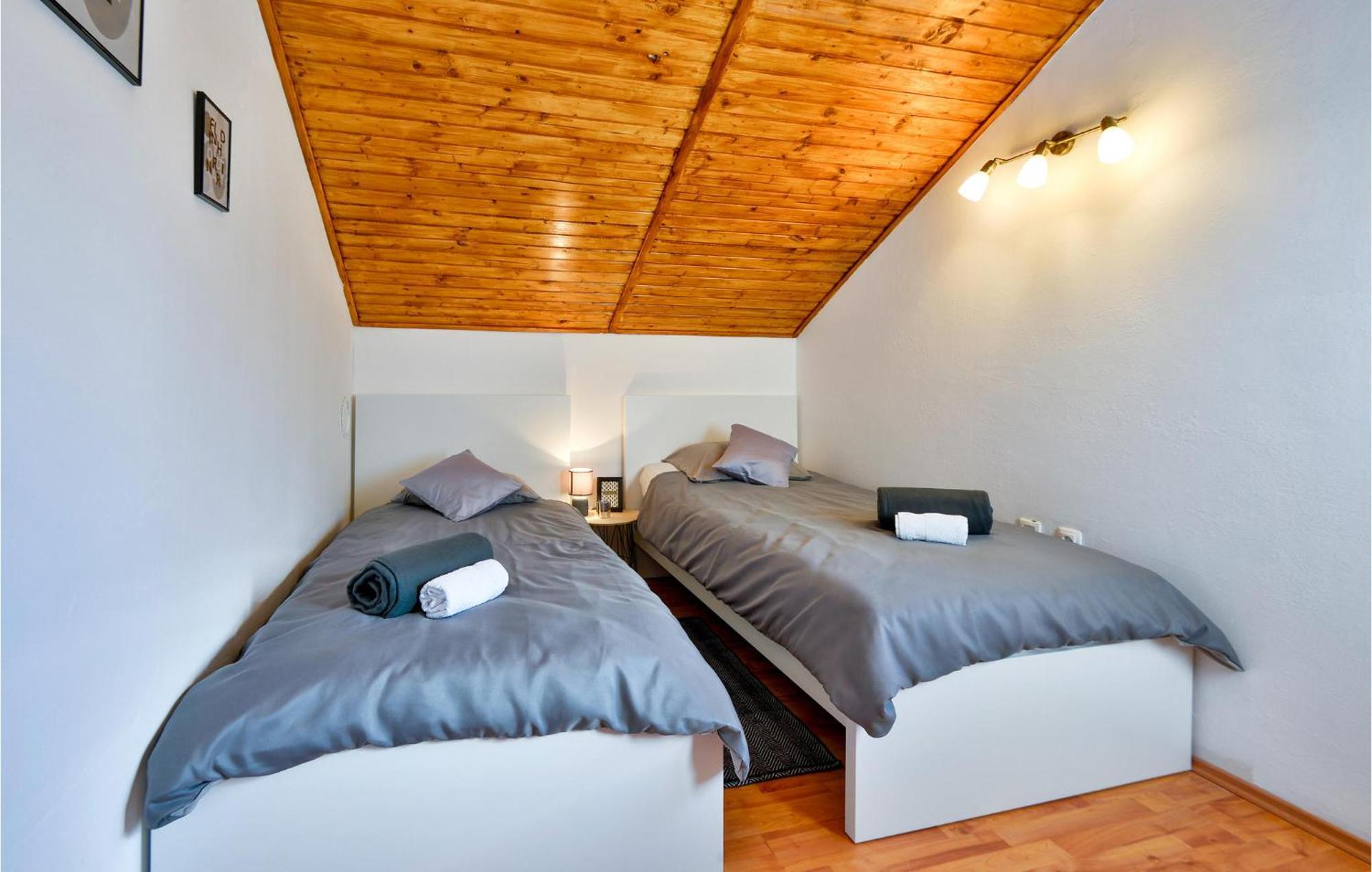 2 Bedroom Gorgeous Home In Gornje Stative Exteriér fotografie
