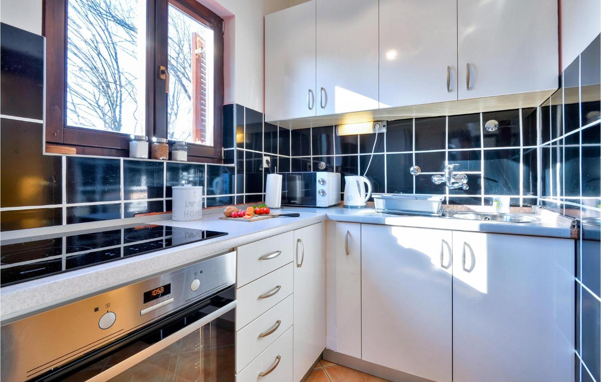 2 Bedroom Gorgeous Home In Gornje Stative Exteriér fotografie